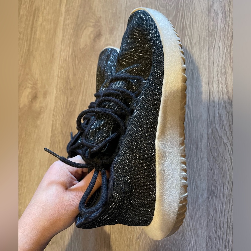 ADIDAS - Picture 2 of 4